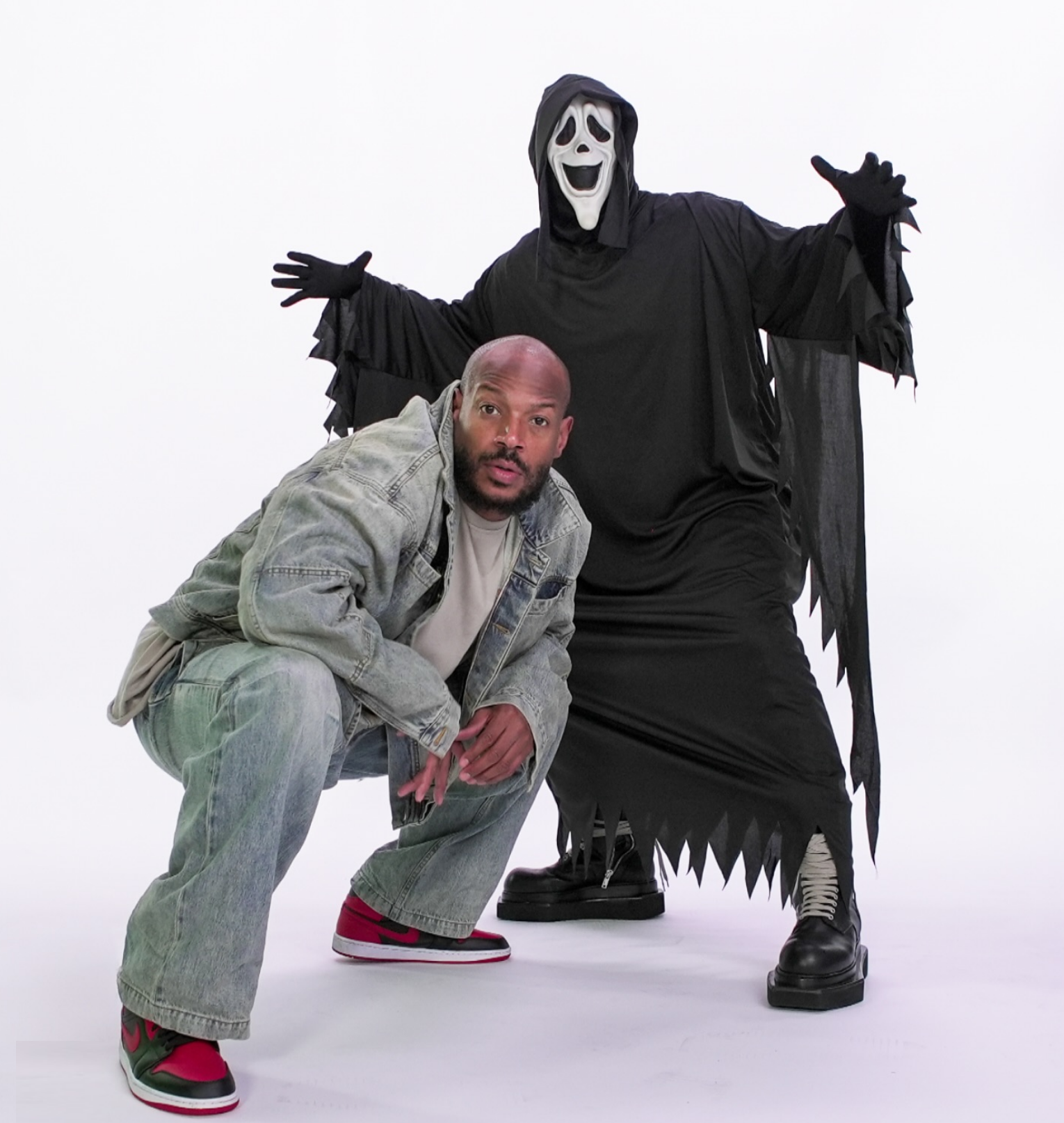 Korkunç Film 6 Fragmanı Wayans Kardeşleri ile İptal Kültürünü Alaycı Bir Dille Eleştiriyor